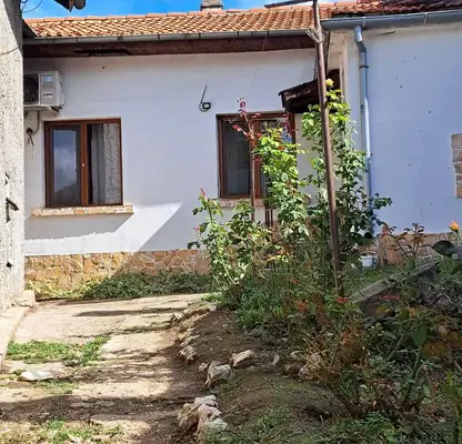 Photo 2 — House in Ruse, Midiya Enos