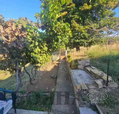 Photo 2 — House with 724 sq m yard in Sredna kula, Ruse
