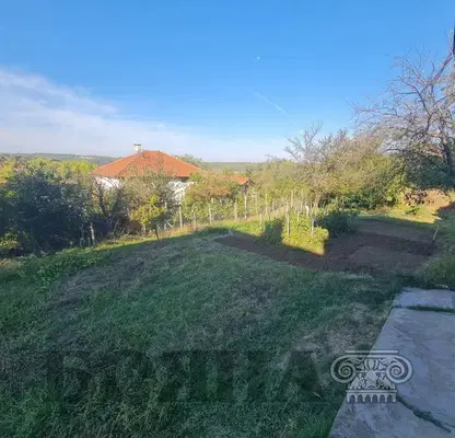 Photo 4 — House with 724 sq m yard in Sredna kula, Ruse