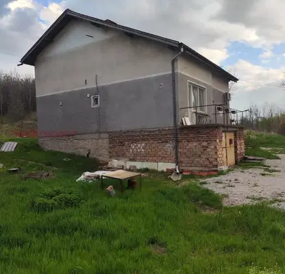 Photo 3 — Two-storey house with large yard in Aldomirovtsi village, Sofia region