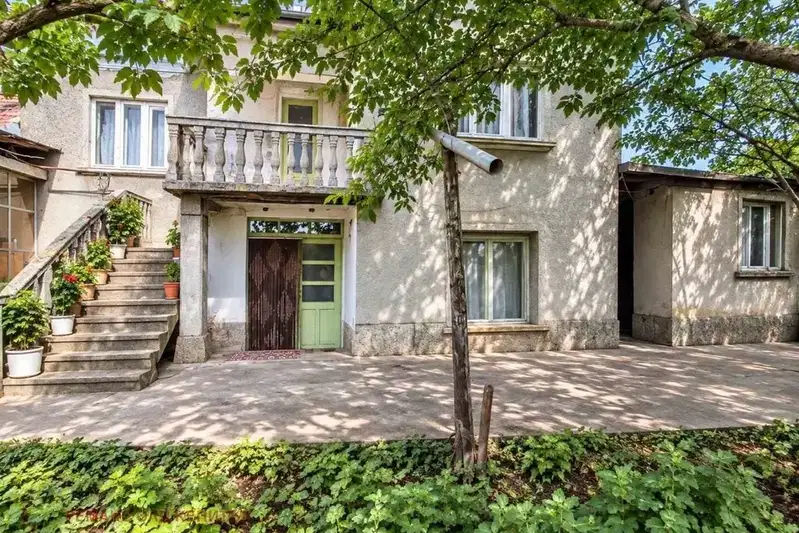 House in Veliko Tyrnovo, Alekovo