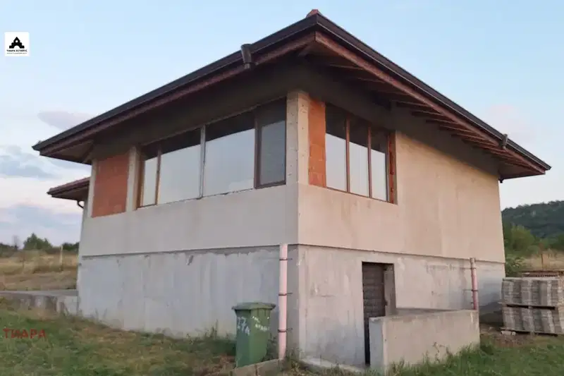 Едноетажна къща с 3 спални в с. Априлово, област София