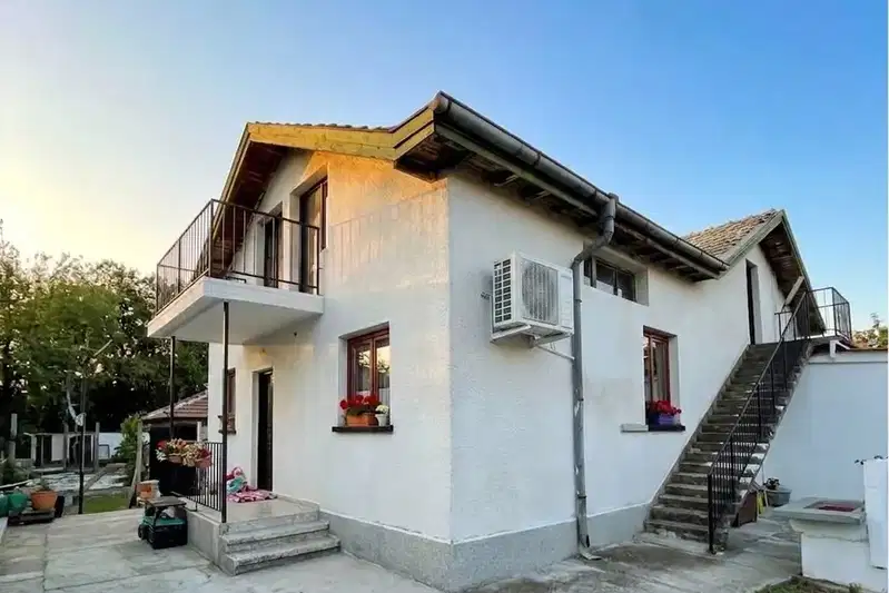 House with 3 rooms and pool in Asparuhovo village, Burgas region
