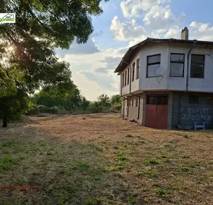 Photo 4 — Solid 2-storey house with large yard in Avren village