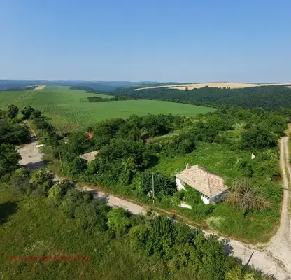 Photo 2 — House with yard and panoramic view in Baba Tonka village, Targovishte region