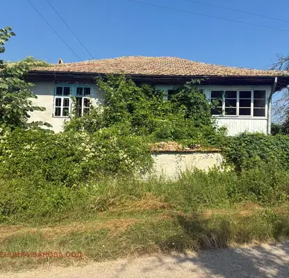Photo 4 — House with yard and panoramic view in Baba Tonka village, Targovishte region