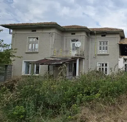 Снимка 5 — Къща с 2 етажа и гараж в село Баячево, област Търговище