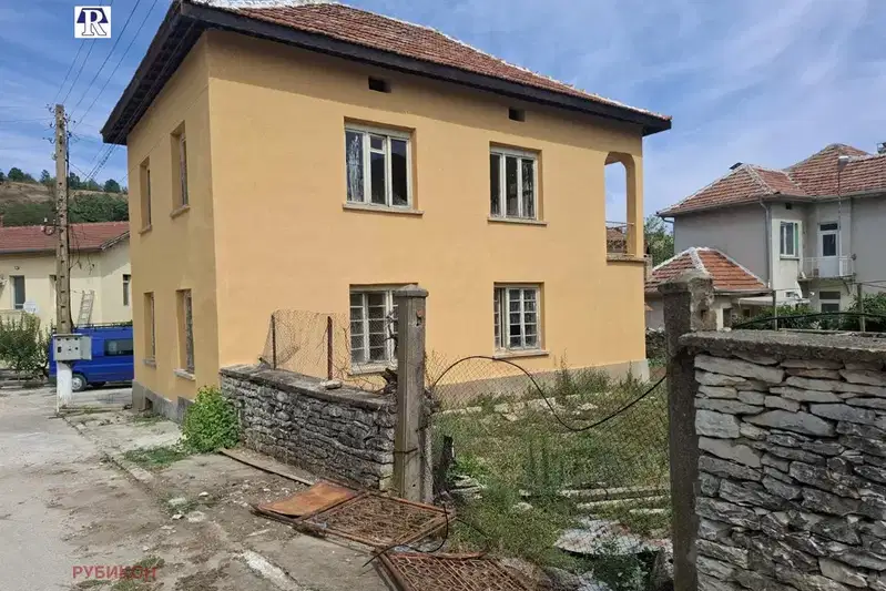 Two-storey house with terrace in the centre of Beglezh village, Pleven region