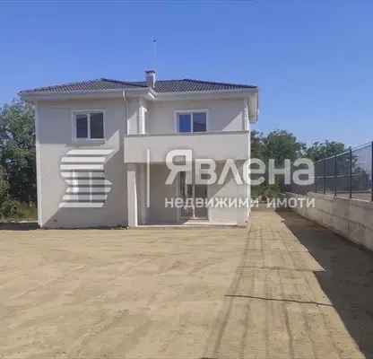Снимка 4 — Самостоятелна къща с 4 стаи в с. Белащица, област Пловдив