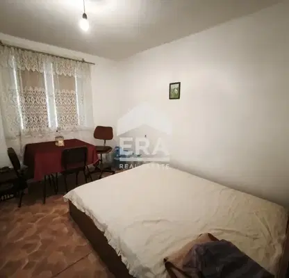 Снимка 4 — Едноетажна къща с 2 стаи в с. Безмер, област Ямбол