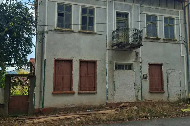 Къща с 3 сгради в с. Борима, обл. Ловеч, с водоизточник