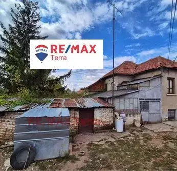 Photo 2 — House with 8 rooms in Borovan village, Vratsa region with internal canopy