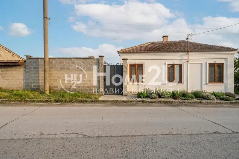 Detached house with yard in Botevo village, Varna region