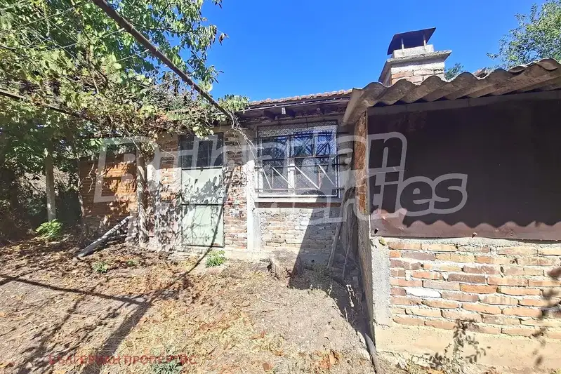 House with 3 bedrooms and yard in Boyanovo village, Yambol region