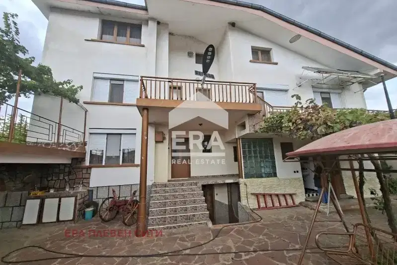 House with 5 bedrooms and pool in Brestovets village, Pleven region