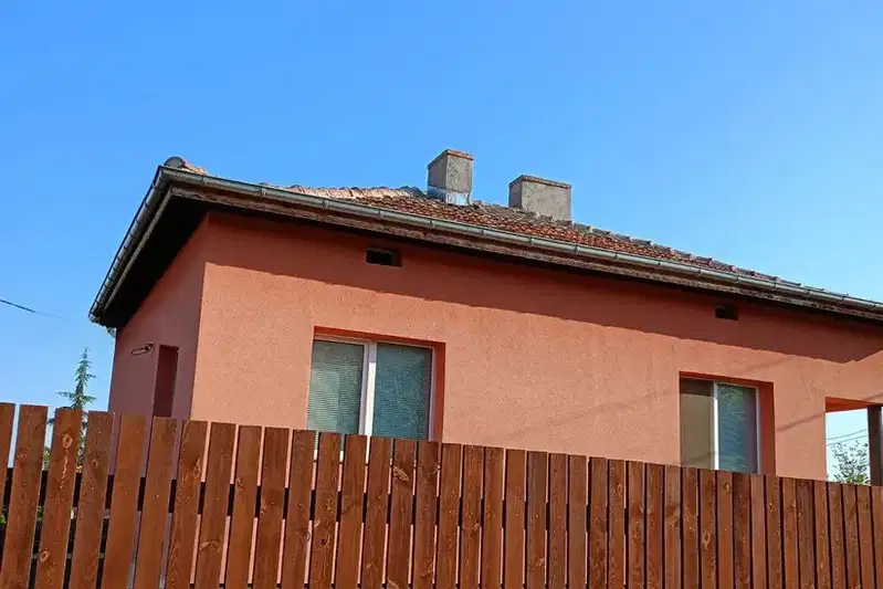 Two houses with 6 rooms and yard in Brestovitsa village, Plovdiv region