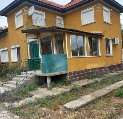 Снимка 2 — Къща във Враца, с. Бутан