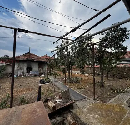 Photo 2 — House in Pazardjik, Byta