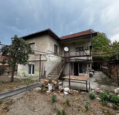 Photo 3 — House in Pazardjik, Byta