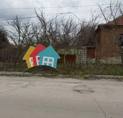 Снимка 3 — Къща с 3 стаи и голям двор в с. Царевци, обл. Варна