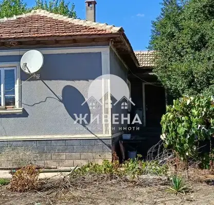 Снимка 3 — Къща с 3 стаи и двор в с. Царичино, област Добрич