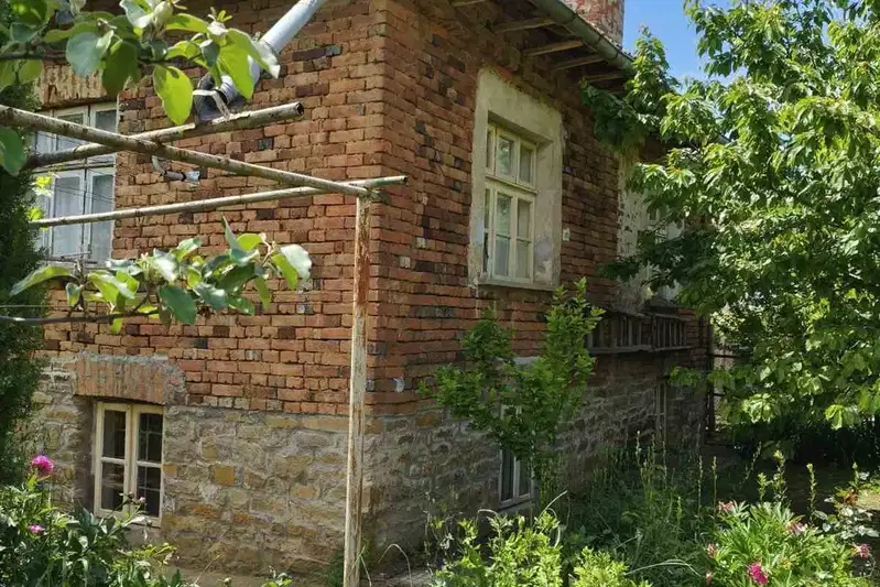 Къща в Търговище, с. Черни бряг