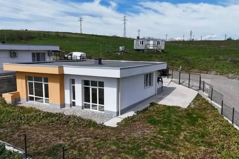 Едноетажна къща с 3 стаи в с. Черни връх, обл. Бургас