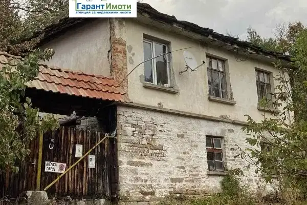 4-room house in Chukilite village, Gabrovo region, with large yard