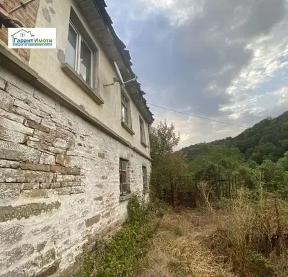 Photo 3 — 4-room house in Chukilite village, Gabrovo region, with large yard