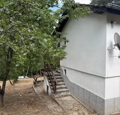 Снимка 4 — Двуетажна къща с 5 стаи и тераса в с. Дедево, обл. Пловдив