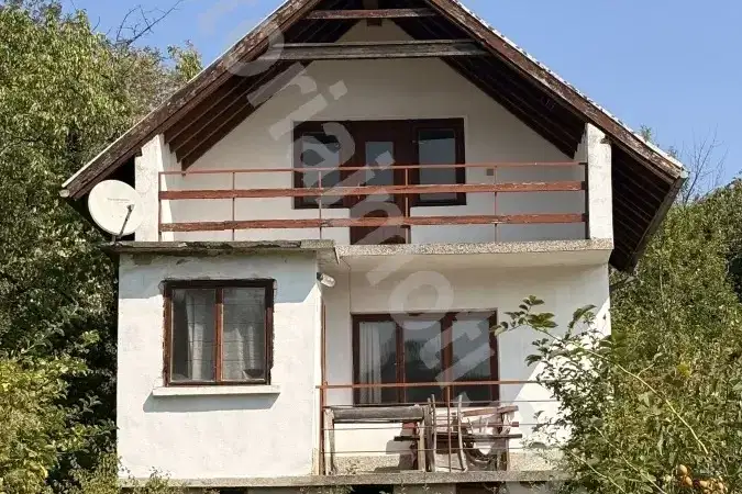 Къща с 2 стаи в с. Димитровци, област Велико Търново