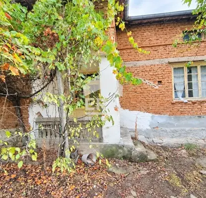 Photo 2 — One-story house with large yard in Dinevo village, Haskovo region