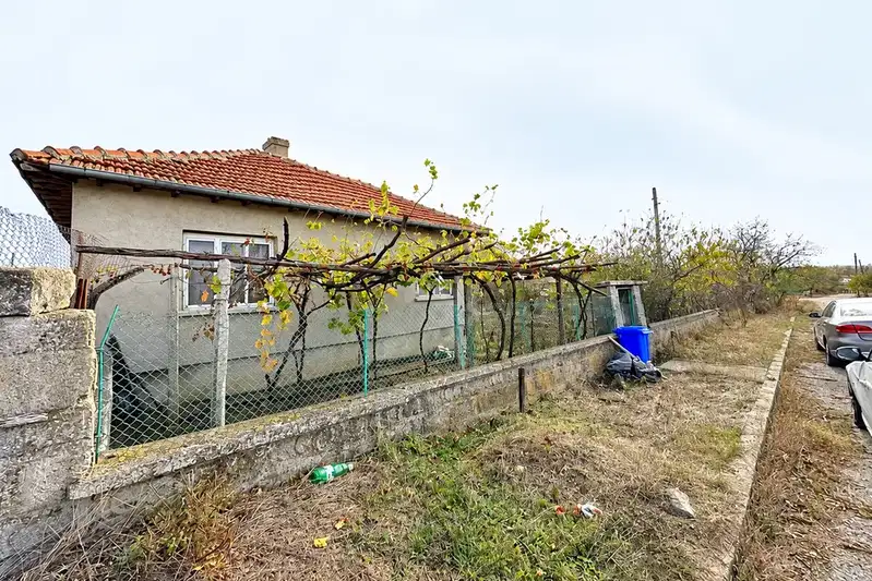 House in Varna, Dobroplodno