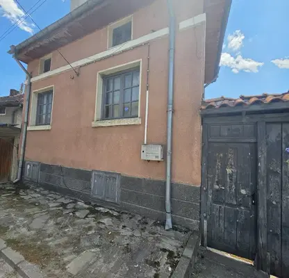 Photo 3 — House in Pazardjik, Dorkovo