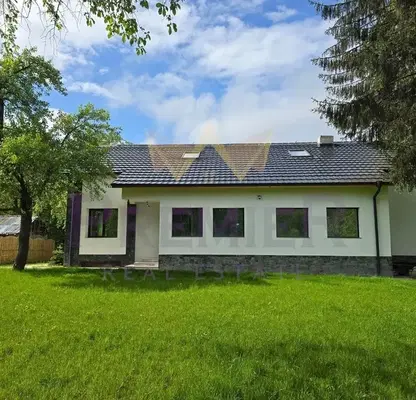 Снимка 2 — Самостоятелна къща 320 кв.м. в с. Драгичево с голям двор