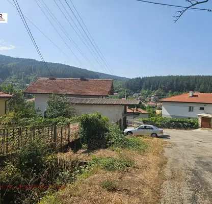 Снимка 4 — Къща с 2 стаи и двор в с. Дрен, област Перник