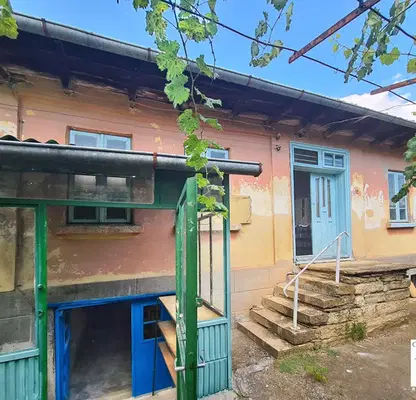 Снимка 2 — Просторна къща с 2 спални в с. Дъскот, обл. Велико Търново