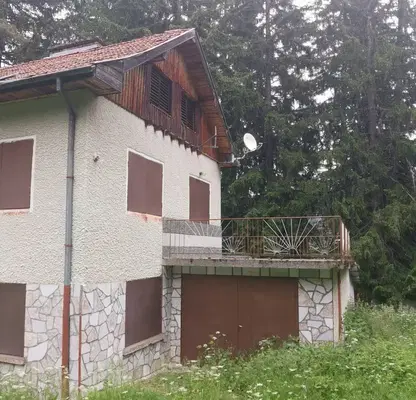Снимка 2 — Вила с 7 стаи и гараж в с. Фотиново, Куртлуджа