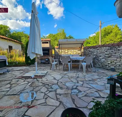 Photo 4 — 5-room house in Golema Rakovitsa village with barbecue area