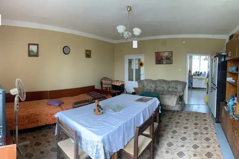 3-room house in selo Golyamo Vranovo, oblast Ruse with garage