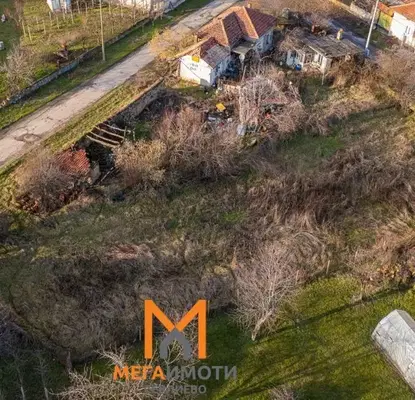 Снимка 3 — Къща с 2 постройки в с. Горна Росица, област Габрово