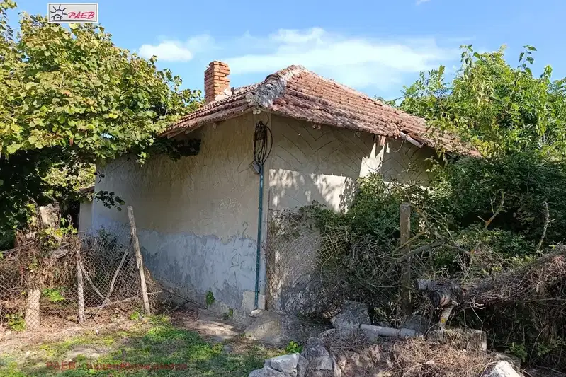 Къща с голям двор в с. Горно Абланово, обл. Русе