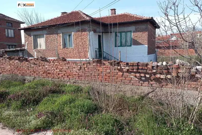 3-room house in Gradina village, Plovdiv region with garage