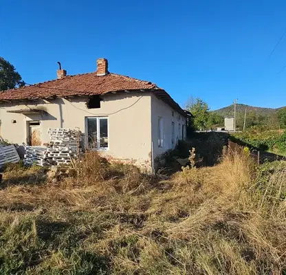 Photo 2 — Single-storey administrative building with yard in Gurkovo village, Sofia region