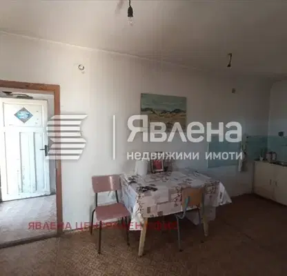 Снимка 5 — Самостоятелна къща с 5 стаи в с. Храбърско, обл. София
