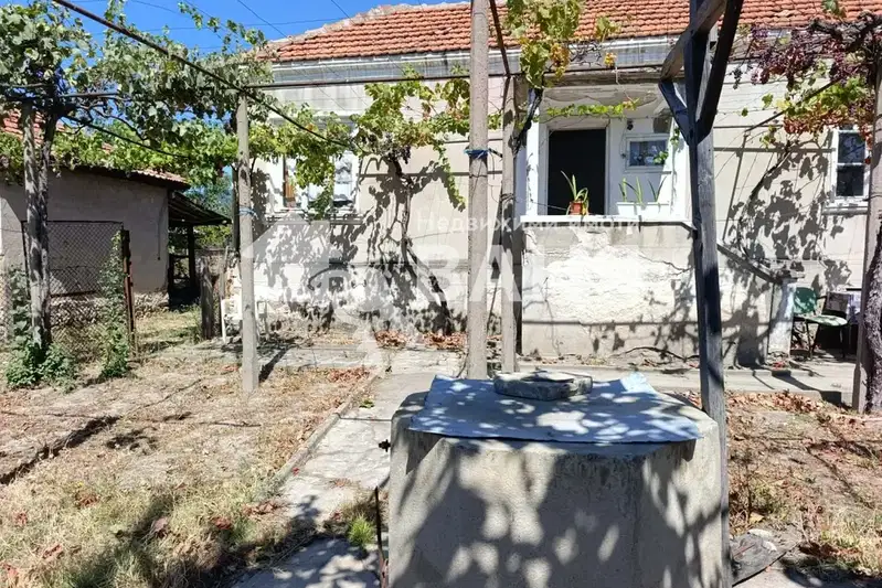 House with yard and garage in the village of Iganovo, Plovdiv region