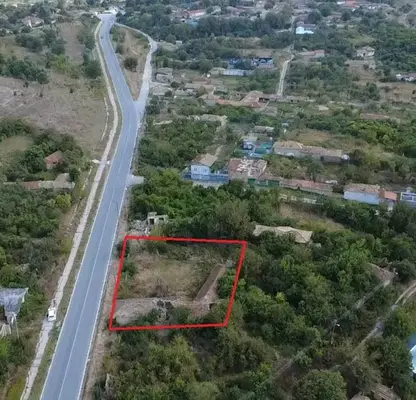 Photo 3 — House with three outbuildings in Ivanski village, Shumen region
