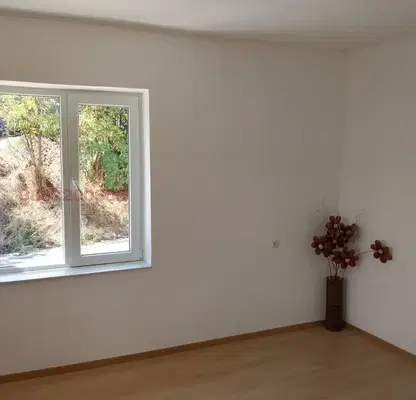 Photo 5 — House with 2 rooms and veranda in Ivanski village, Shumen region