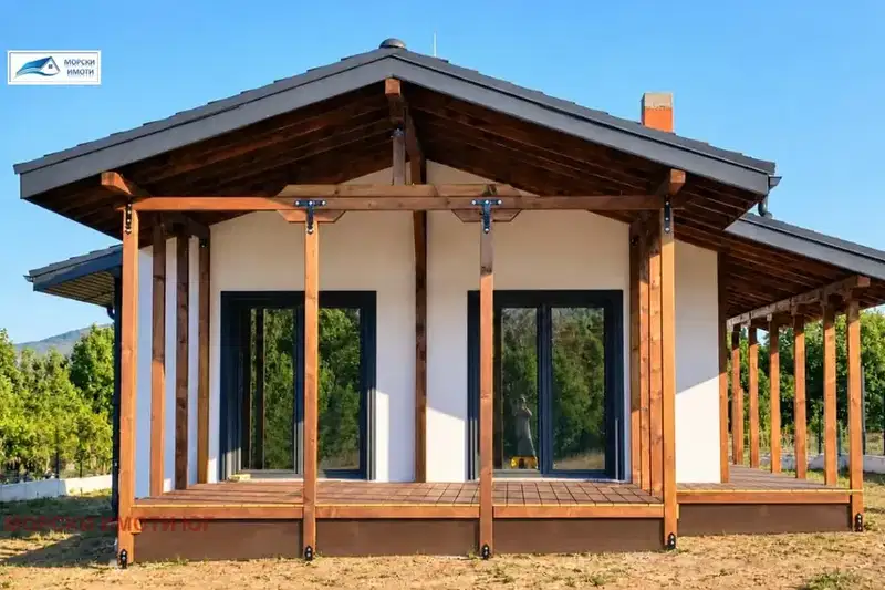 Detached house with 3 bedrooms in Izgrev village, near Tsarevo