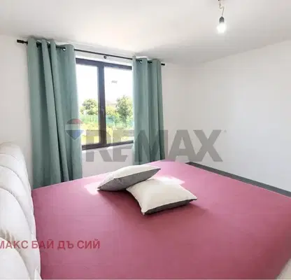 Photo 3 — House with 3 bedrooms in Izgrev village, Varna region, with yard
